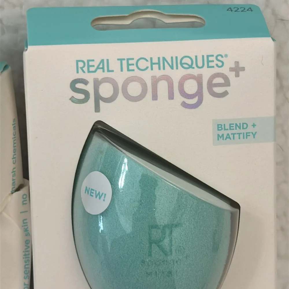2 Real Techniques Sponges Blue Sponge Lot of 2 Set